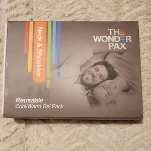 The Wonder Pax Neck & Shoulders Reuseable Cool/Warm Gel Packs. Red. NEW
